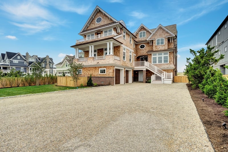 Spectacular Oceanfront Home in Mantoloking MedTile